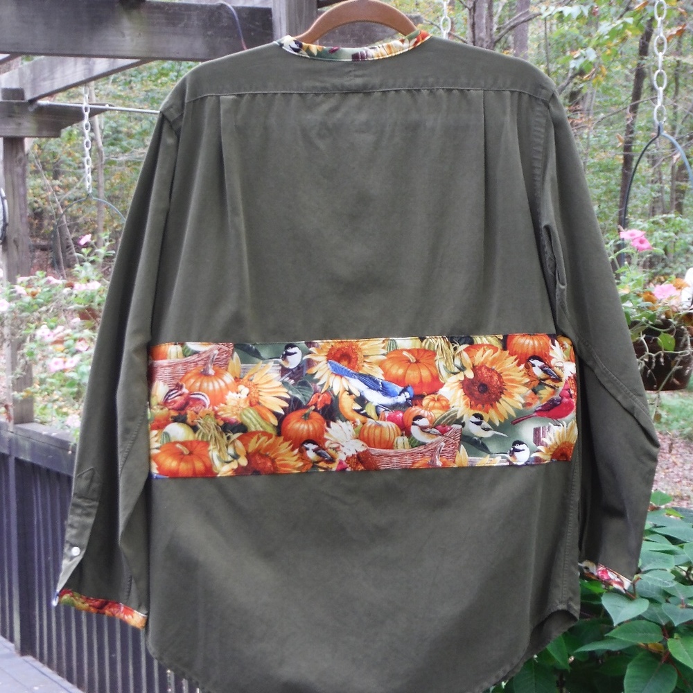 Fall Pumpkins w Birds Unisex Med/Large Low Collar